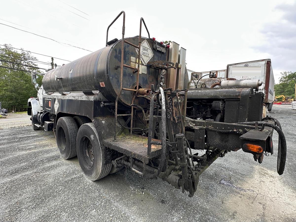 Used 1988 WHITE/GMC Brigadier Oil Distributor