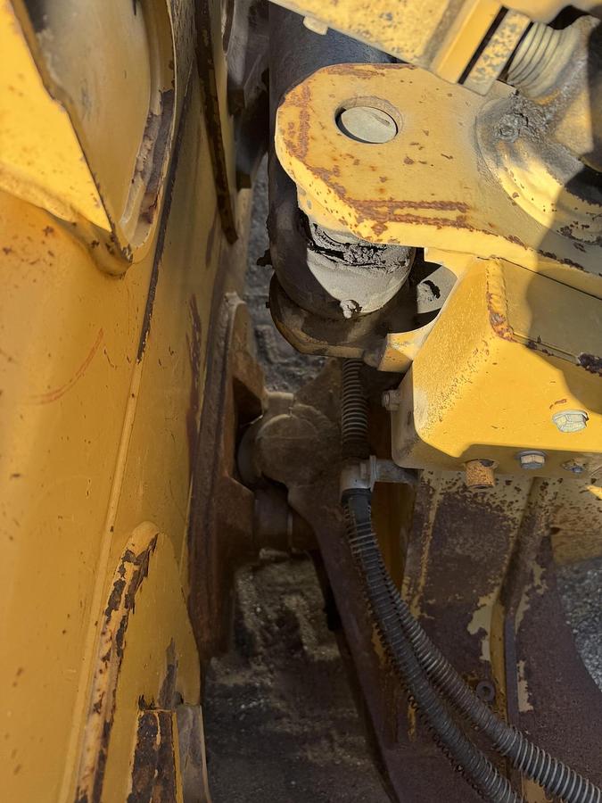Used 2012 CATERPILLAR D5K2 LGP