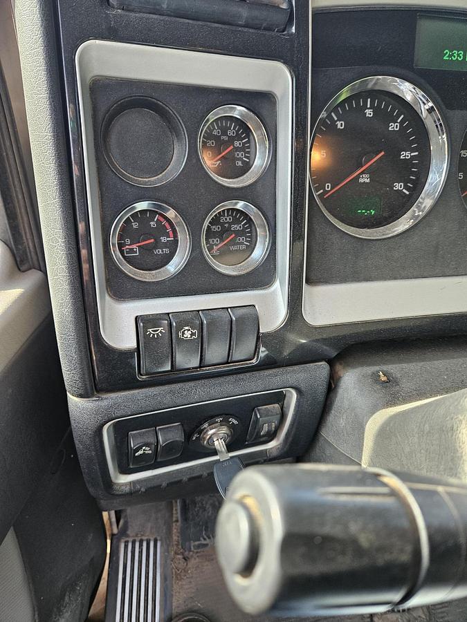 Used 2016 KENWORTH T800