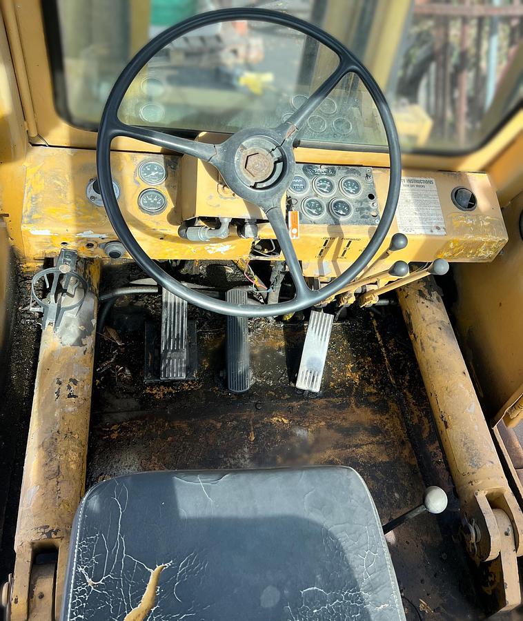 Used 1982 WIGGINS WD228y