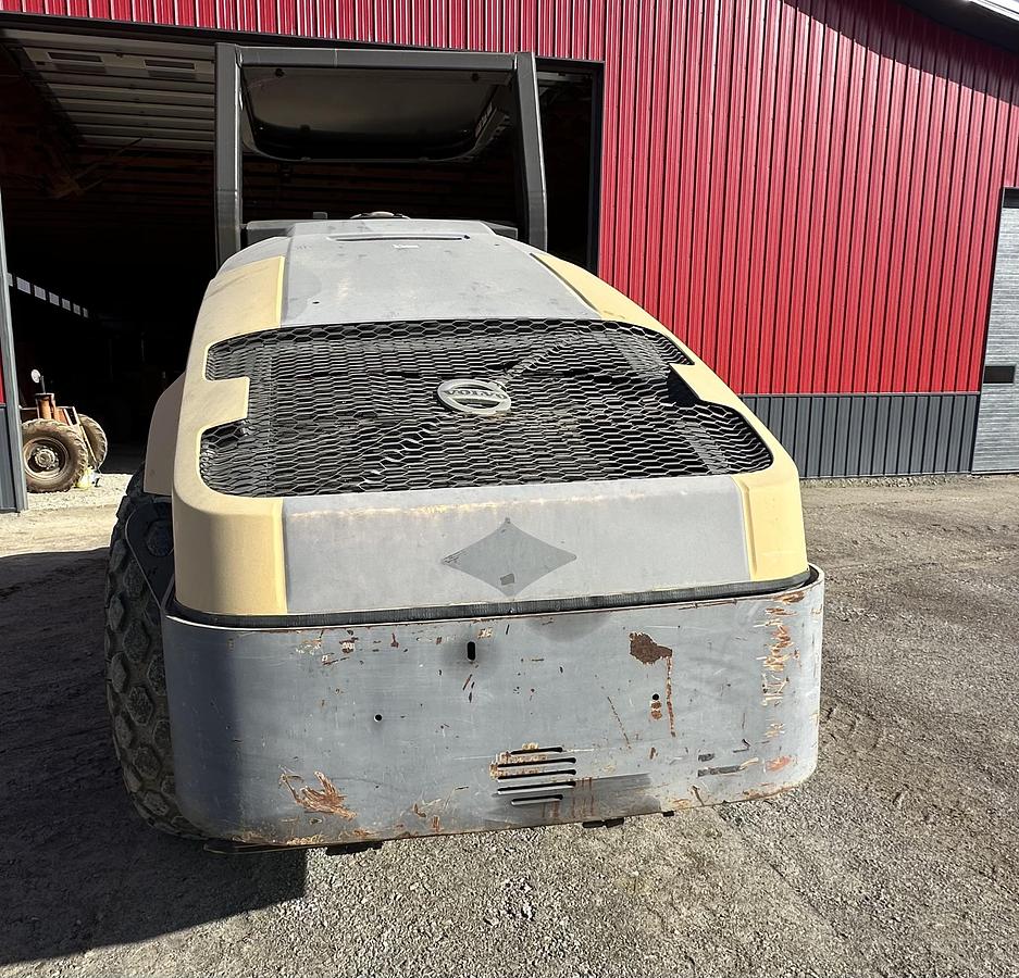 Used 2013 VOLVO SD115