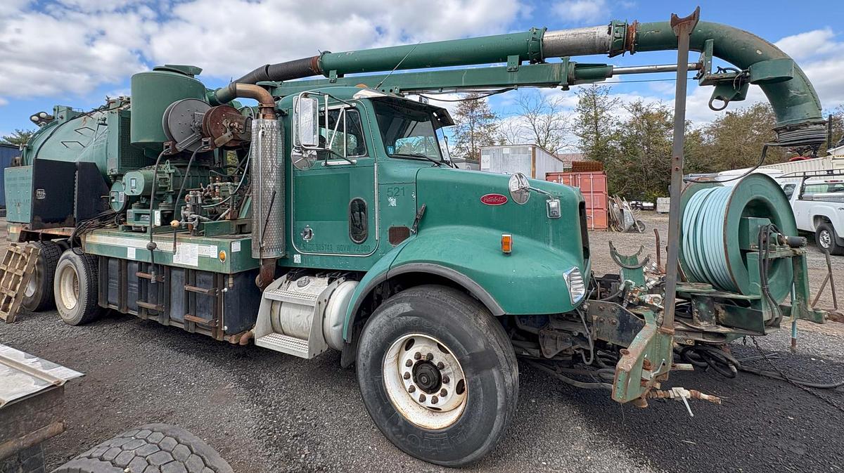 Used 2004 PETERBILT 330