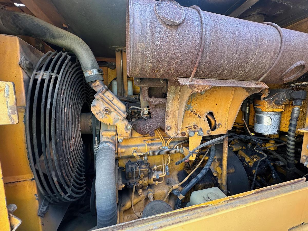 Used 1992 DEERE 444E