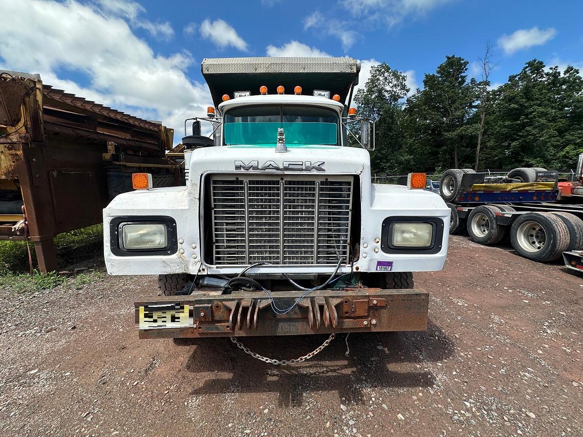 Used 1990 MACK RB688S