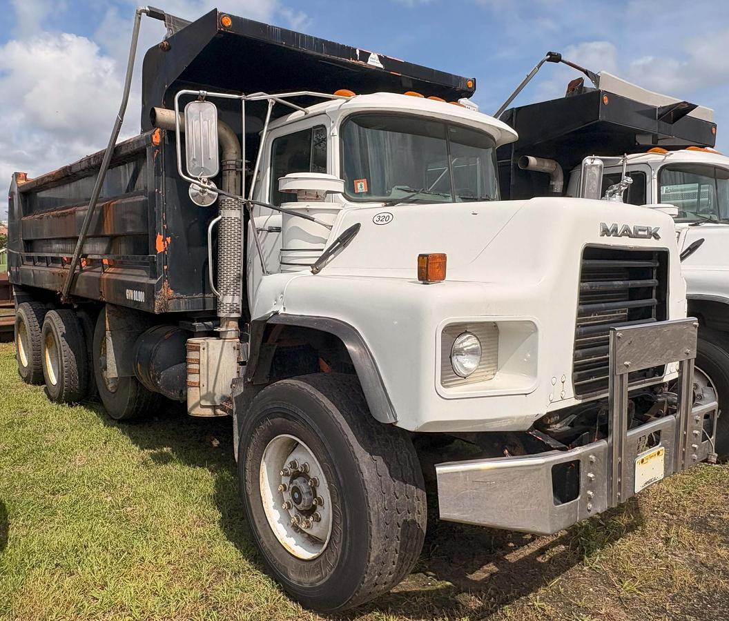 Used 2003 MACK DM 688S