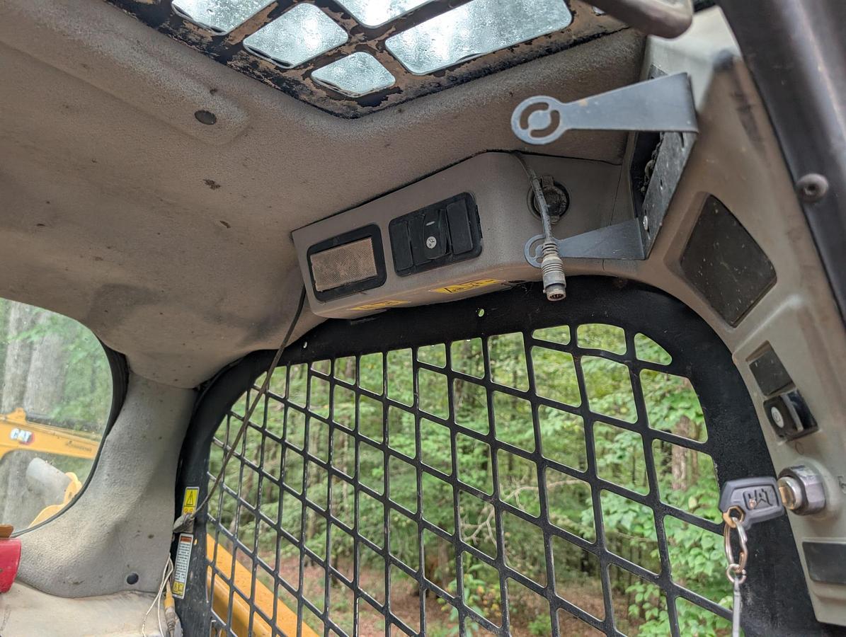 Used 2015 CATERPILLAR 239D