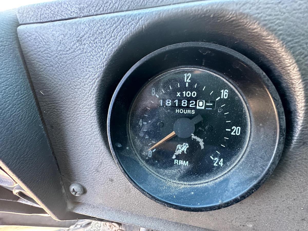 Used 2000 MACK DM690S Conveyor