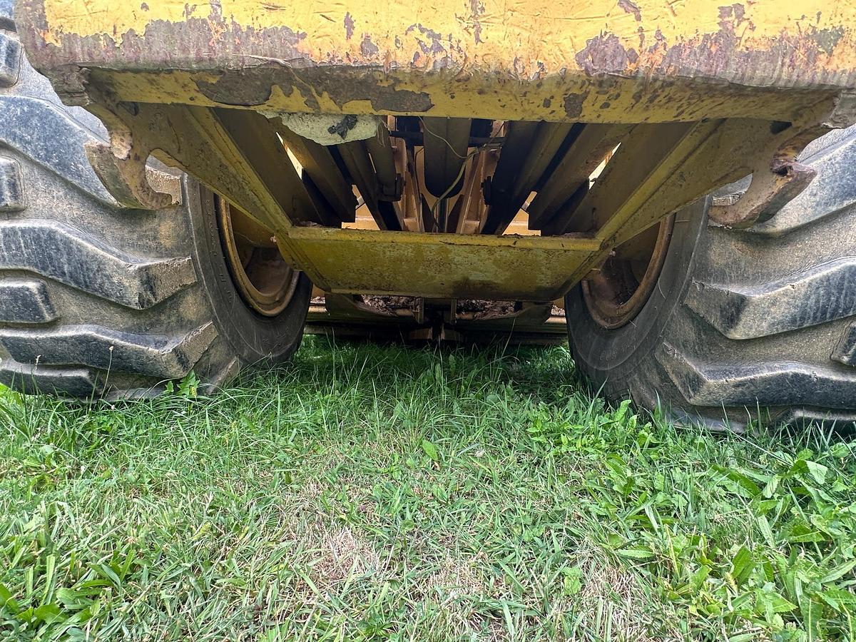 Used 1984 JOHN DEERE 762