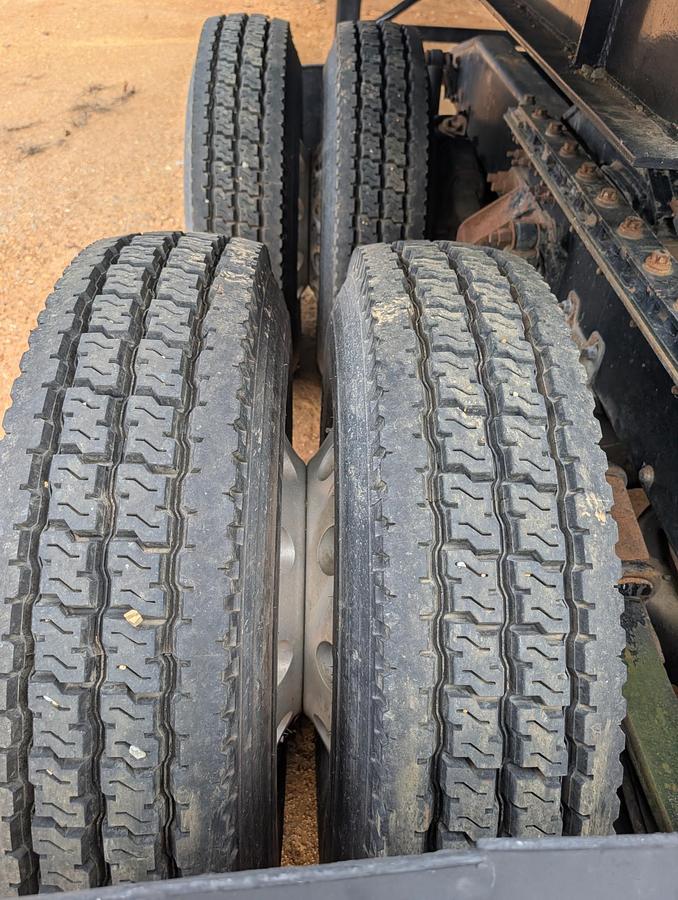 Used 2013 MACK CHU613