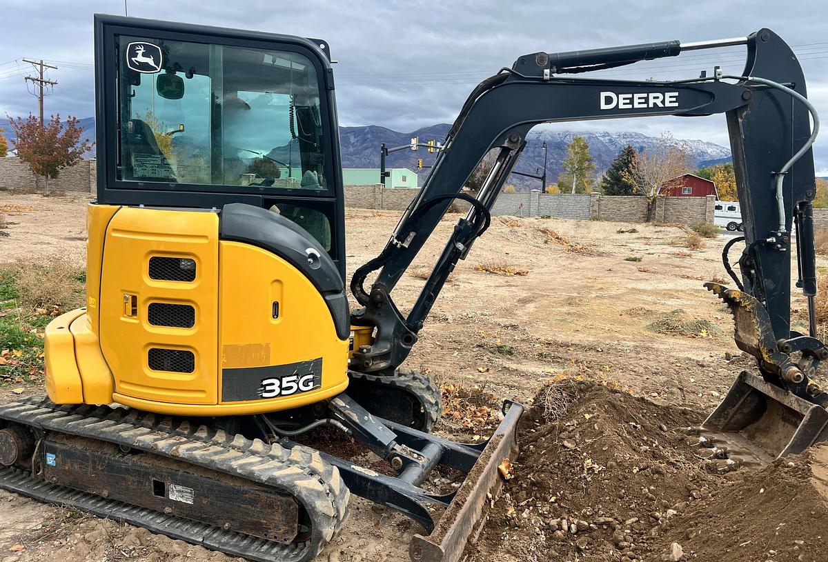 Used 2019 DEERE 35g