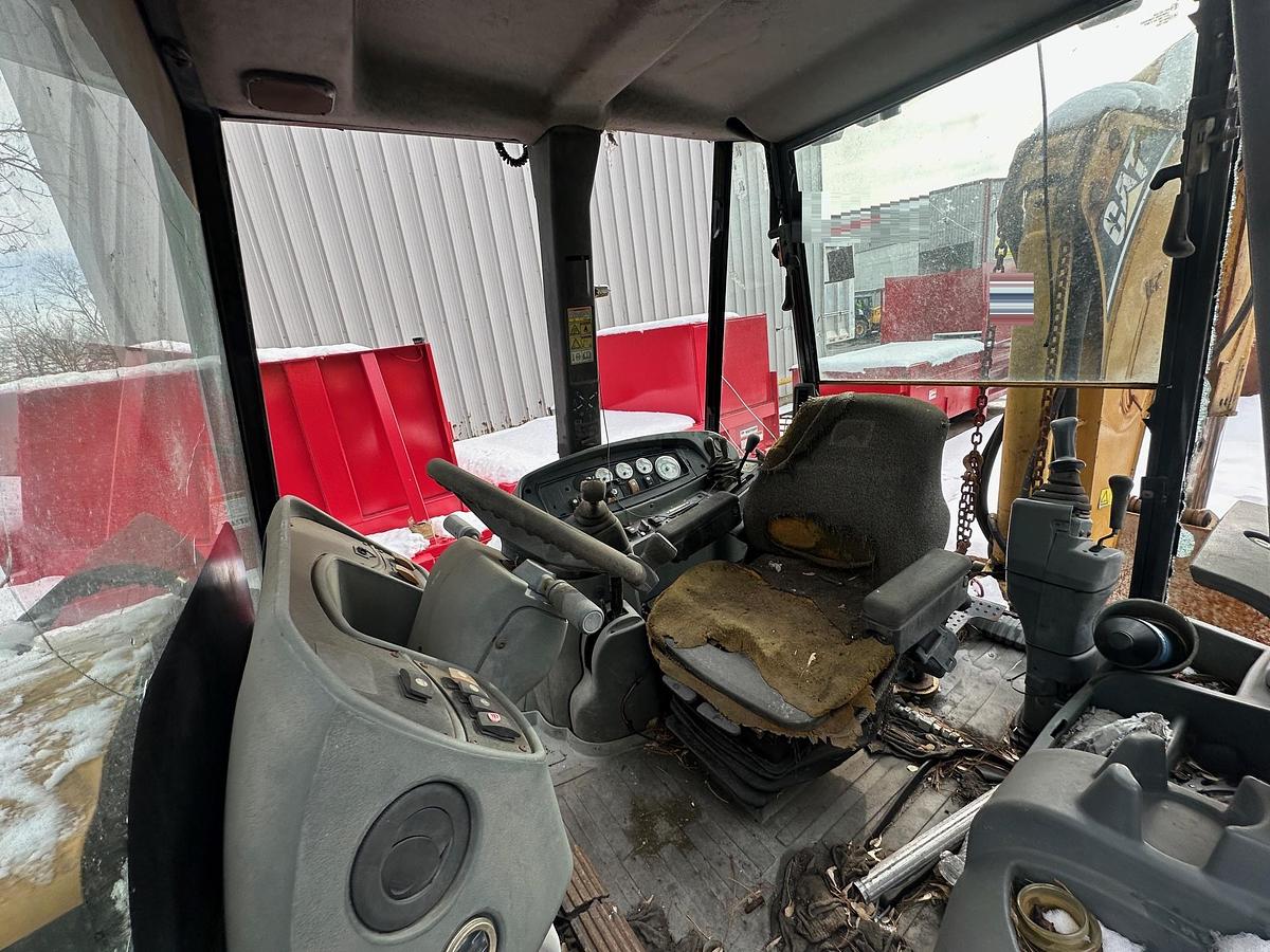 Used 2004 CATERPILLAR 420D IT