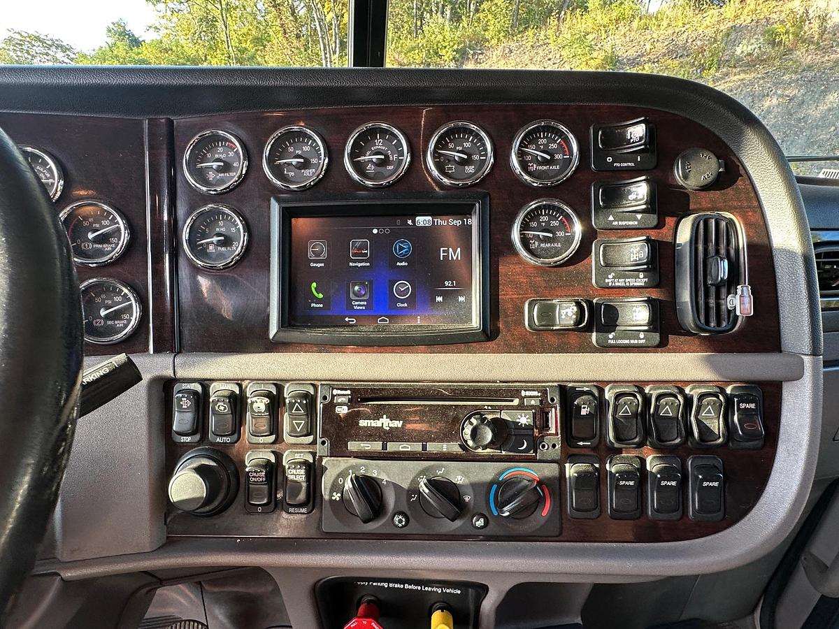 Used 2019 PETERBILT 389L