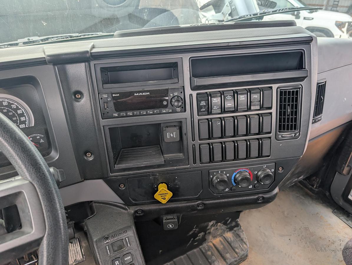 Used 2024 MACK MD