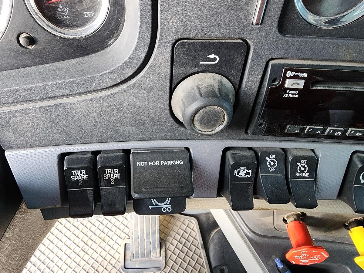 Used 2021 KENWORTH T880