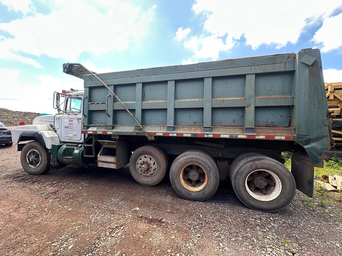 Used 1990 MACK RB688S