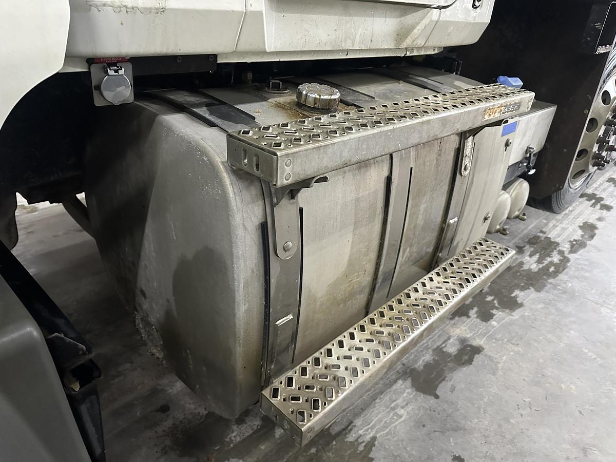 Used 2018 MACK Granite GU713