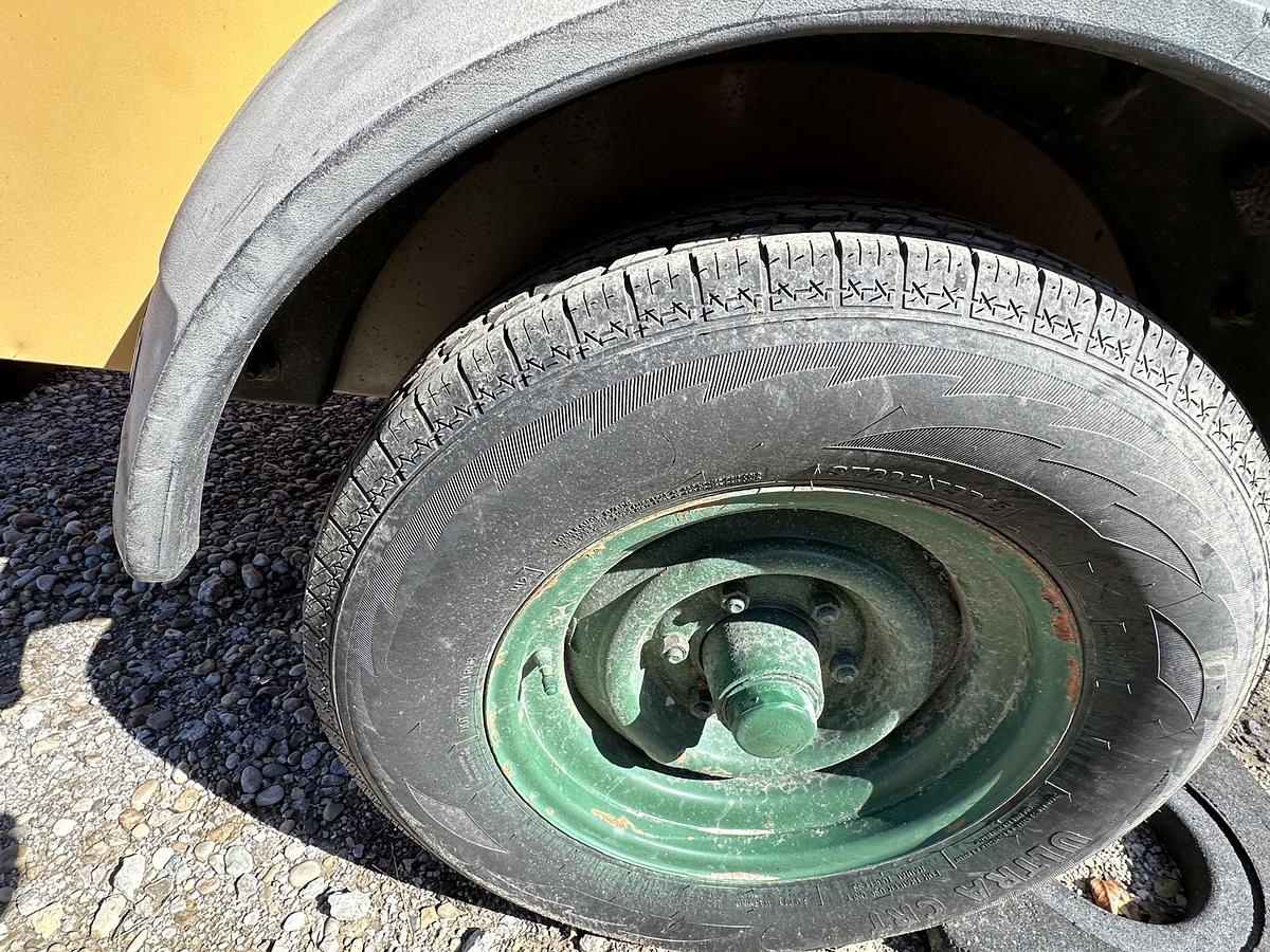 Used 1995 LEROI Q185JD-E