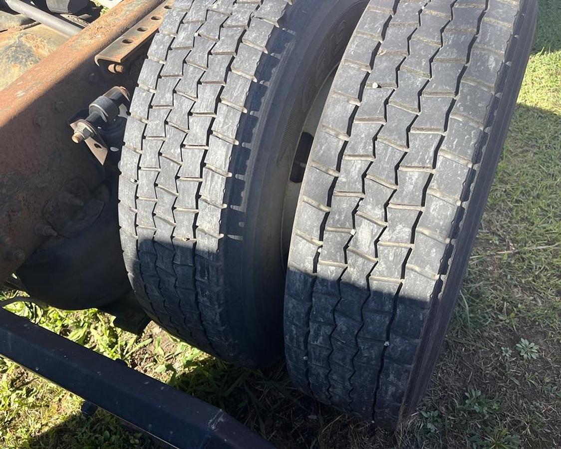 Used 2004 VOLVO VNM-200