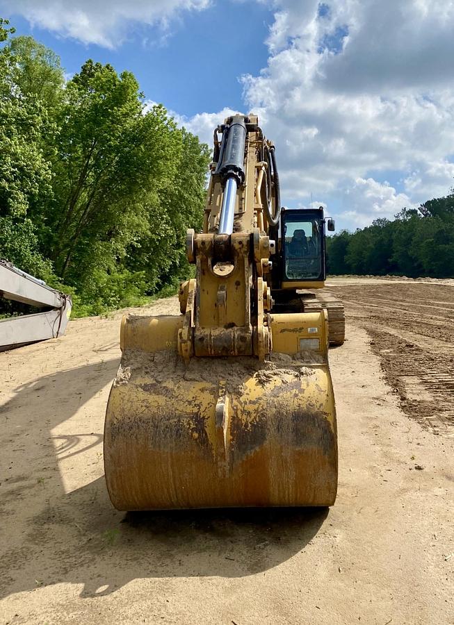 Used 2019 CATERPILLAR 336