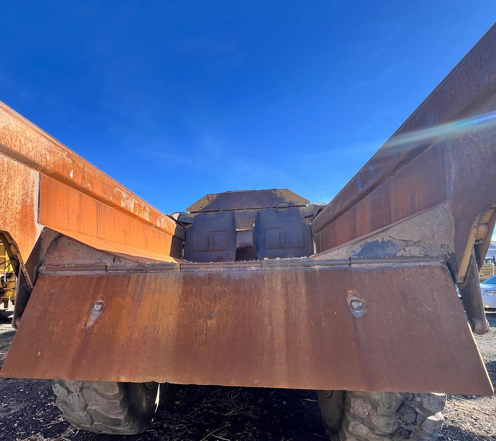 Used 2011 CATERPILLAR 740B Ej