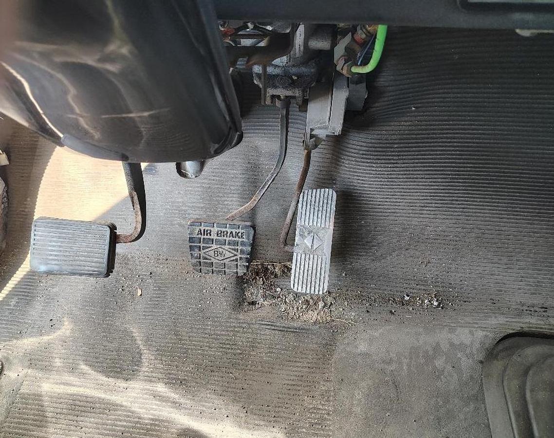 Used 1999 INTERNATIONAL 4700 Low Profile T444E