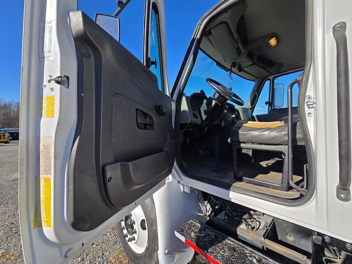 Used 2009 INTERNATIONAL 4400 Dump