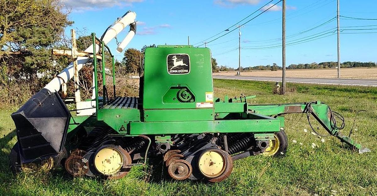 Used 1987 JOHN DEERE 750 Grain Drill