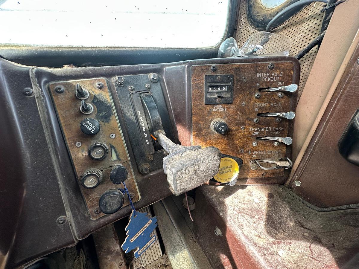 Used 1997 ADVANCE Front Discharge Mixer