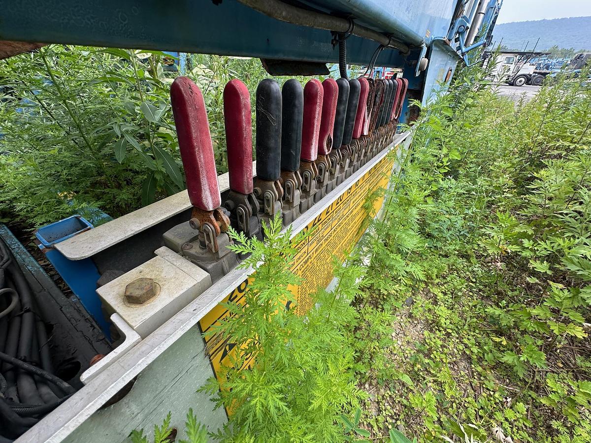 Used 2015 VOLVO VAH Auto Hauler