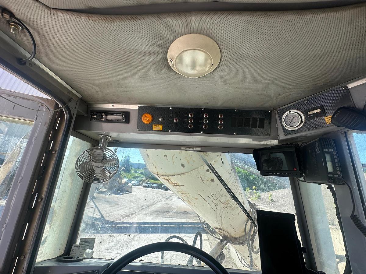 Used 2007 PHOENIX Front Discharge Mixer