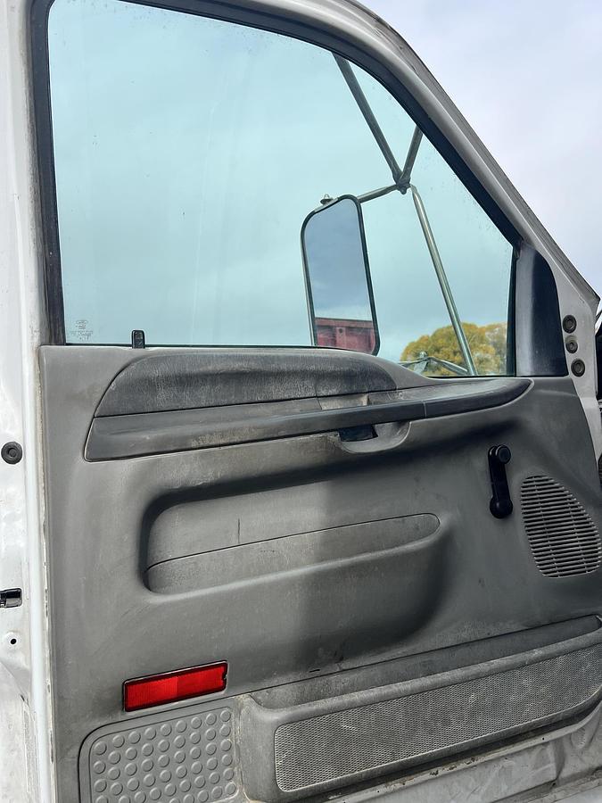 Used 2004 FORD F650 SD