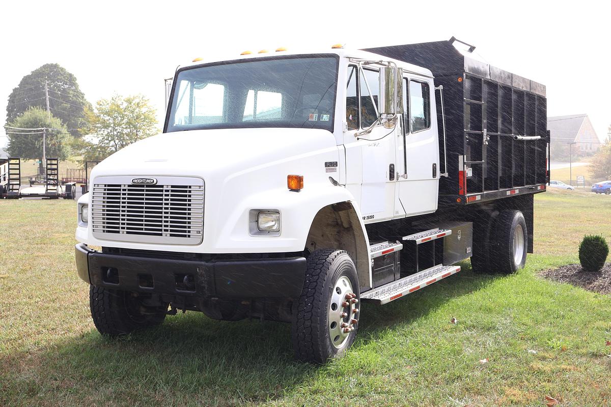 Used 2003 FREIGHTLINER FL70