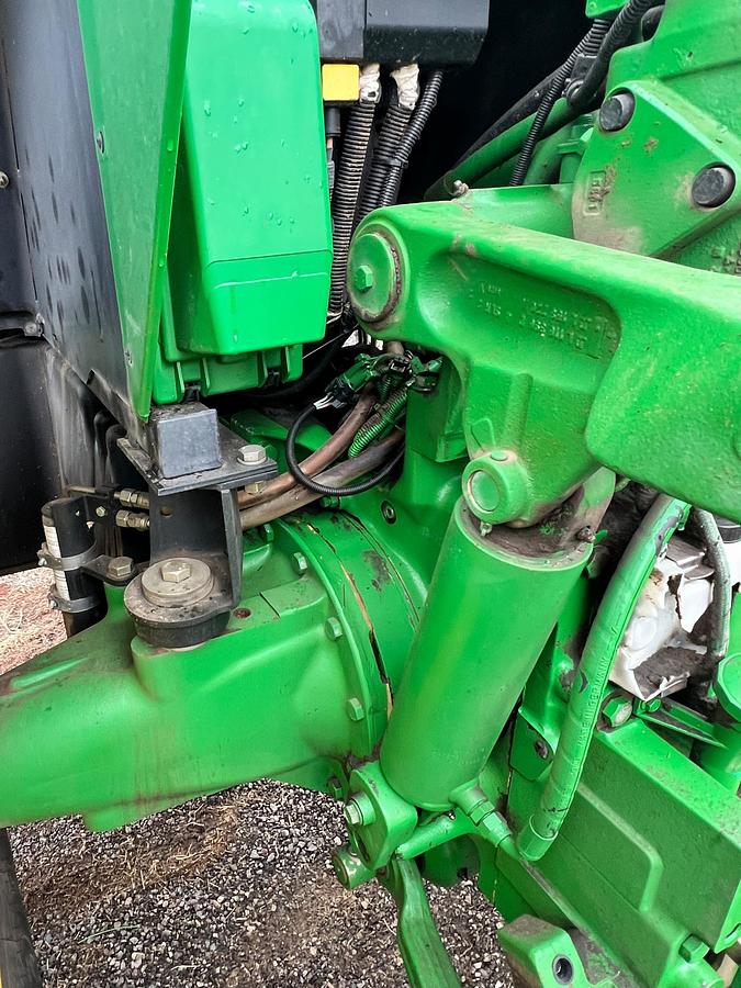 Used 2006 JOHN DEERE 7520