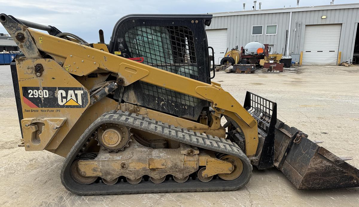 Used 2018 CATERPILLAR 299D2
