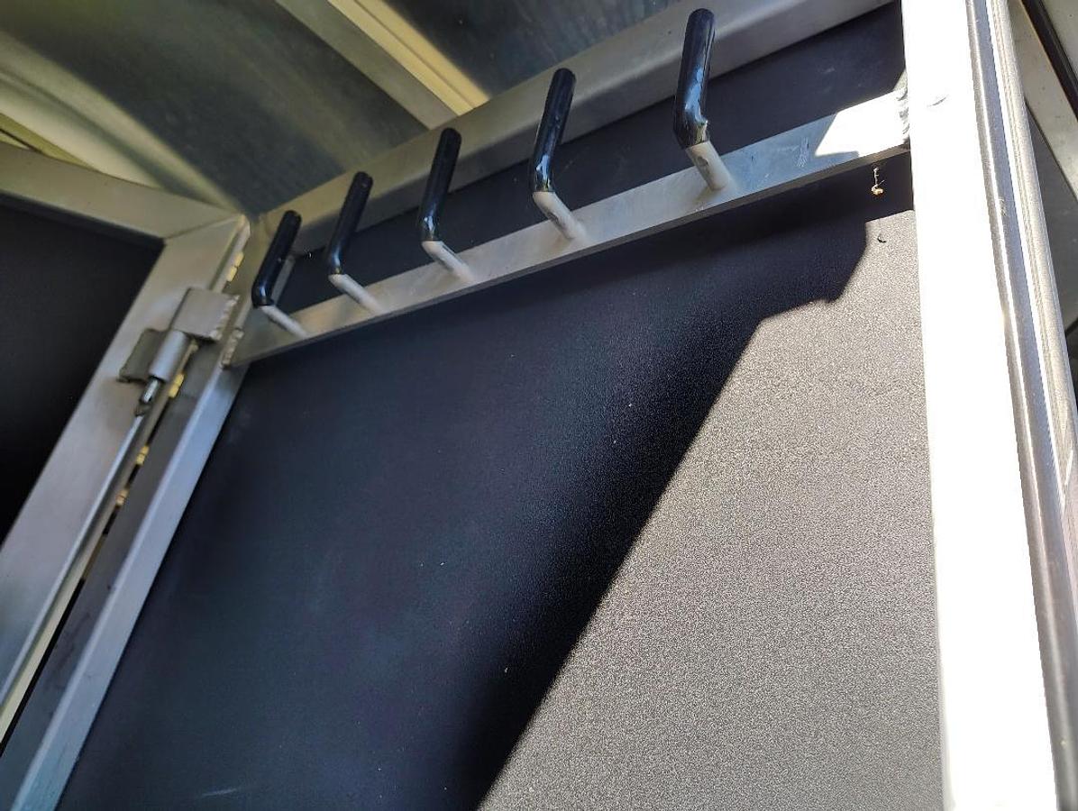 Used 2015  Select 32 x 102