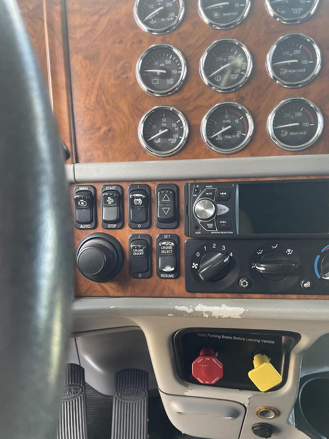 Used 2008 PETERBILT 388