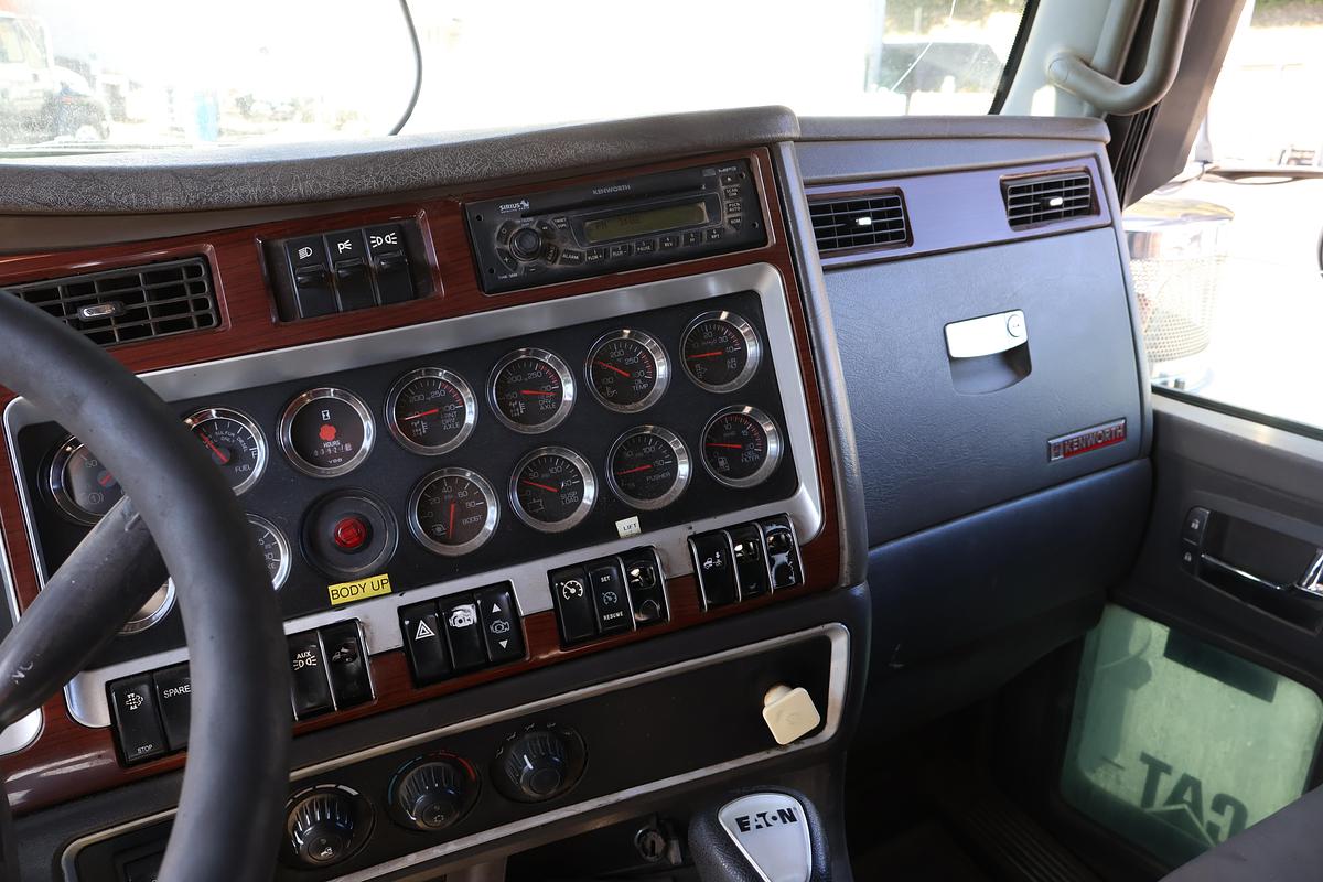 Used 2008 KENWORTH W900