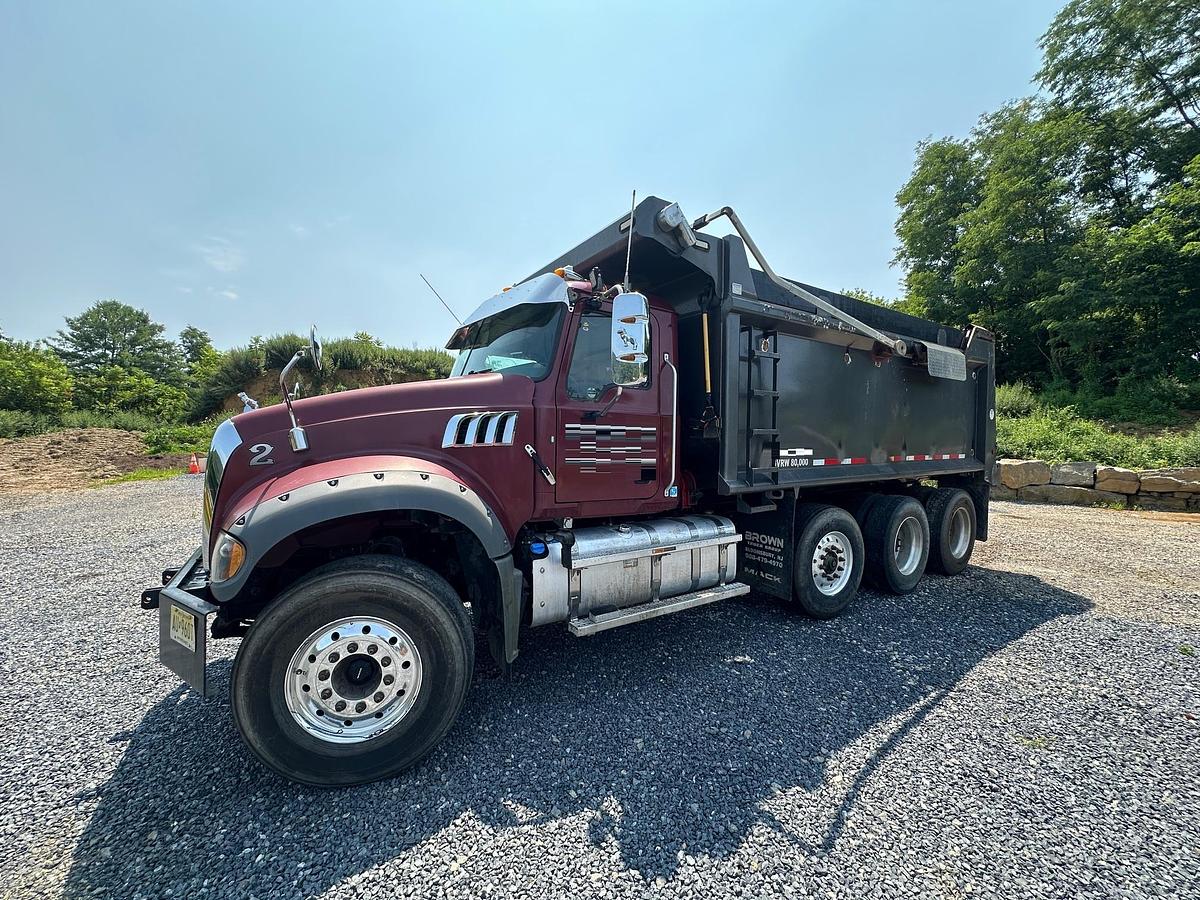 Used 2019 MACK Granite GR64F