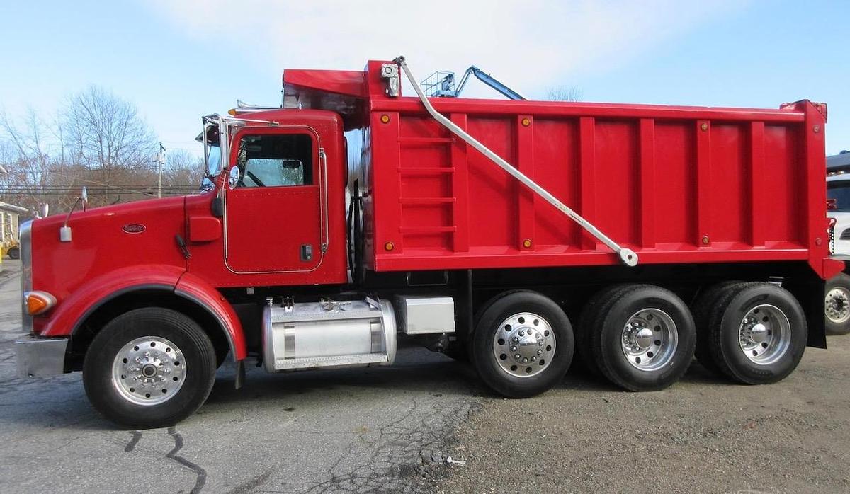 Used 2011 PETERBILT 365