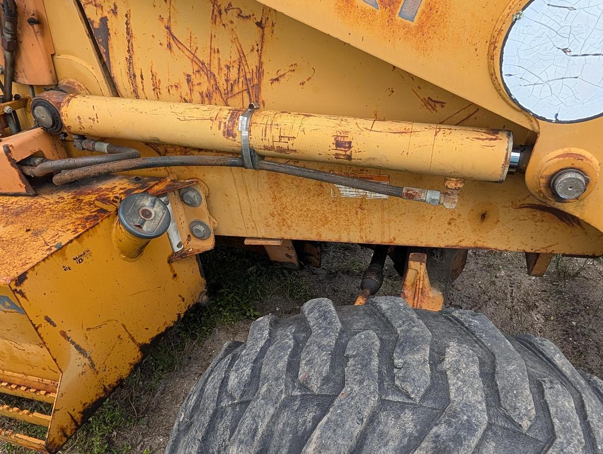 Used 1995 CASE 570LXT