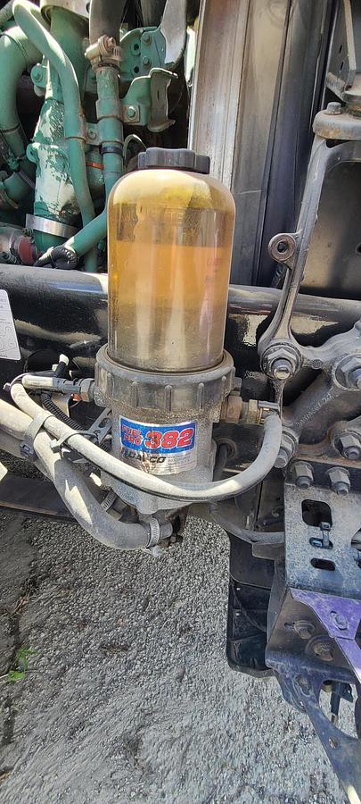 Used 2015 VOLVO VNL64T780