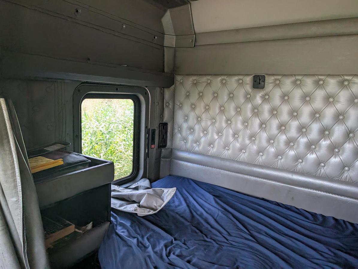 Used 2008 KENWORTH T800