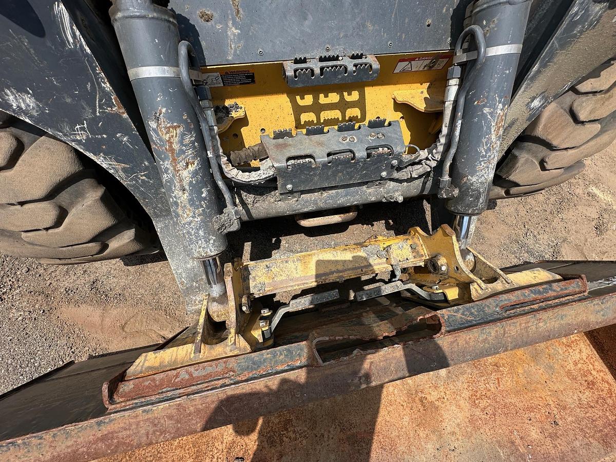 Used 2019 DEERE 332G