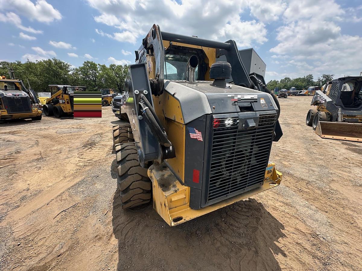 Used 2019 DEERE 332G