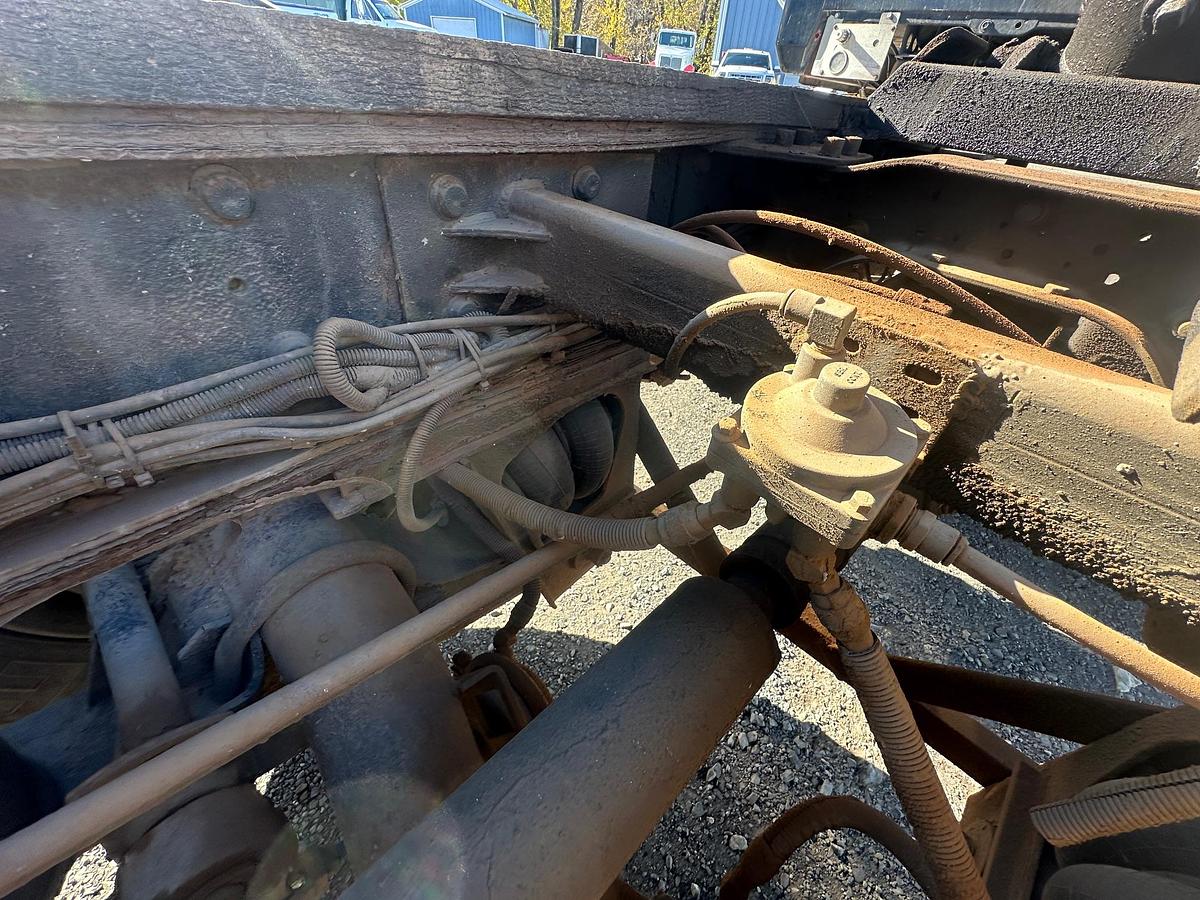 Used 2006 MACK Granite CV713