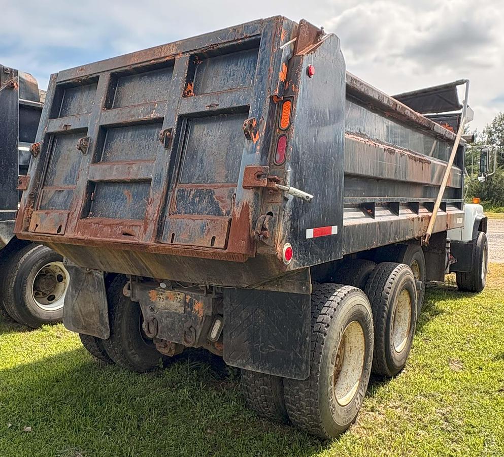 Used 2003 MACK DM 688S
