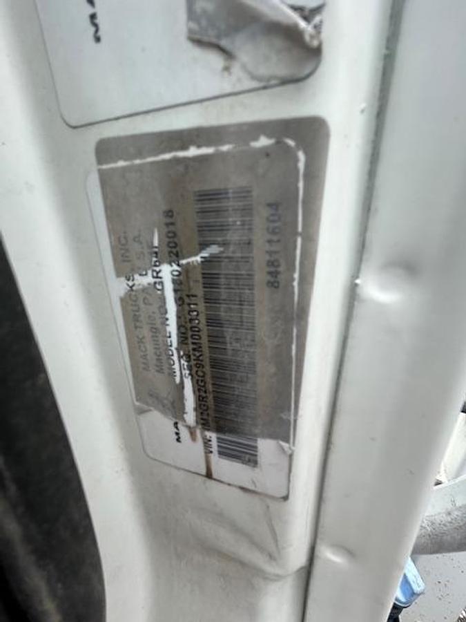 Used 2019 MACK GR64FR