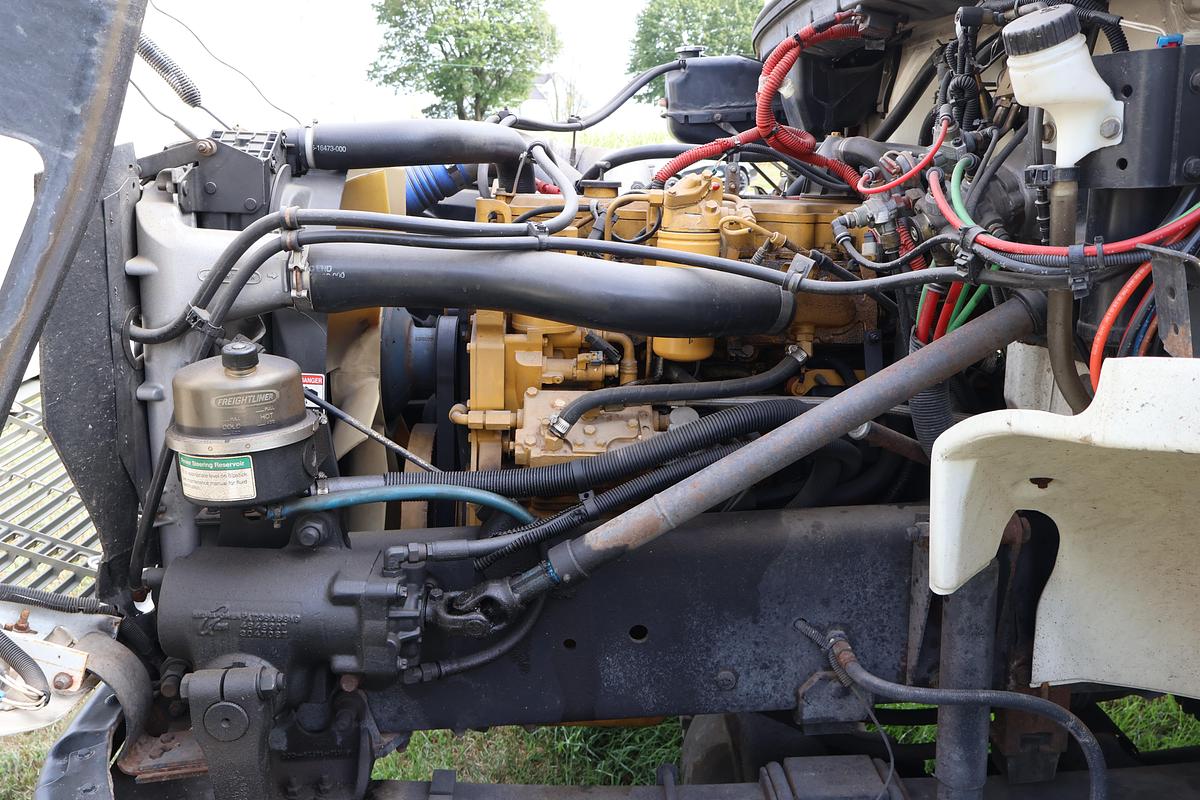 Used 2003 FREIGHTLINER FL70