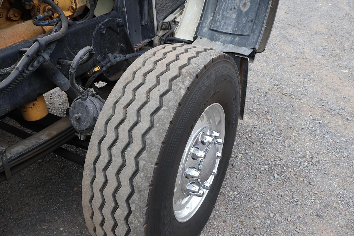 Used 2001 PETERBILT 379