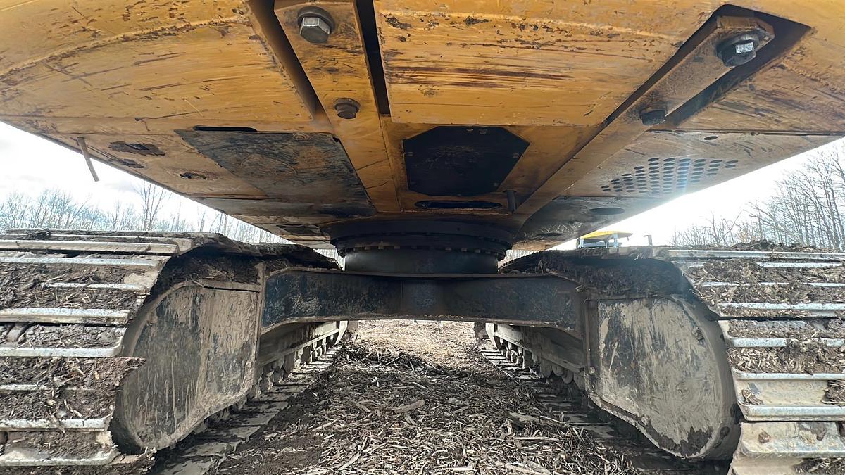 Used 2005 DEERE 160C LC